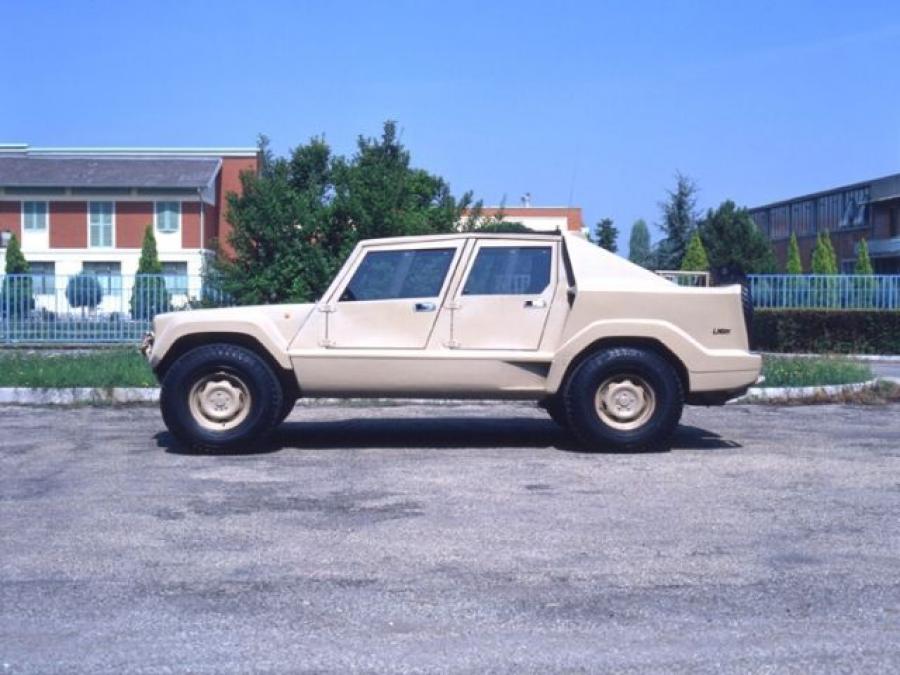  Lamborghini LM001 1981 года  (фото 5 из 6)